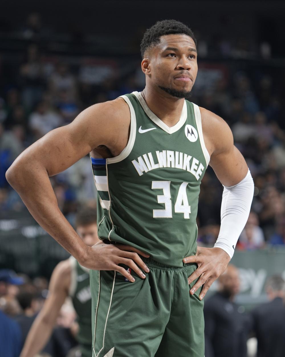 队在下半赛 队在下半赛