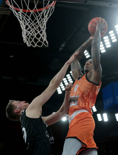 第一回合中 第一回合中