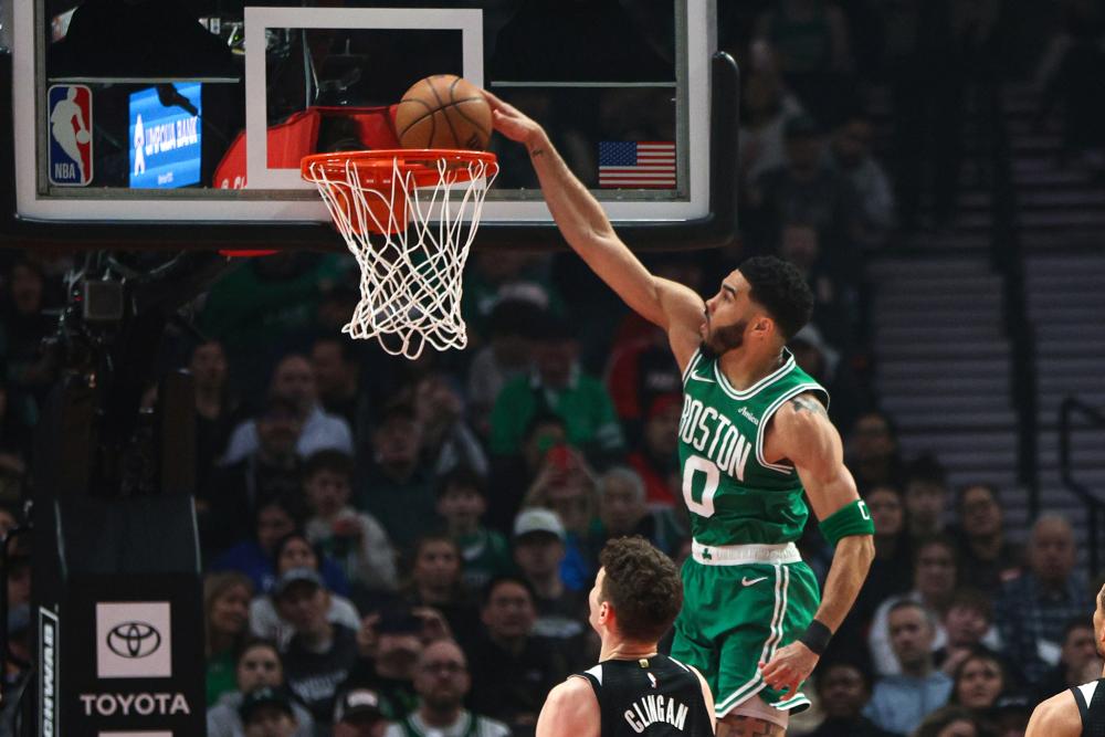 后防线的稳 后防线的稳